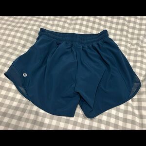 Lululemon hotty hot shorts low-rise 4” inseam, size 4